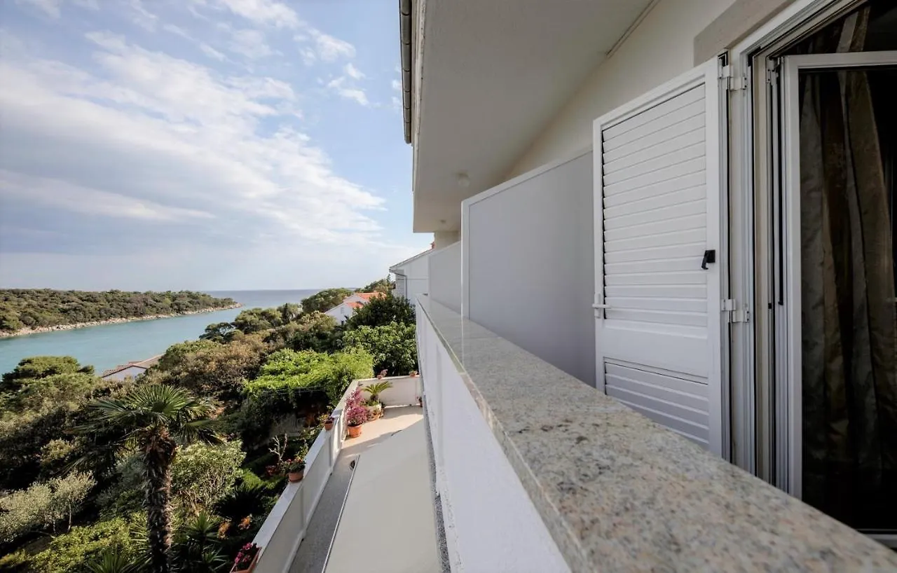 App&Rooms Anica Kampor 3*,